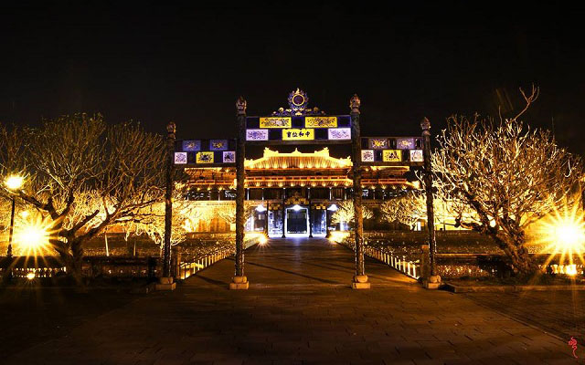 Private Taxi from Hoi An to Hue City Thuê taxi từ Hội An đi Huế